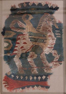  The Guardian Angel of the Persian Desert A Tapestry Woven With Ancient Lore and Mythical Creatures